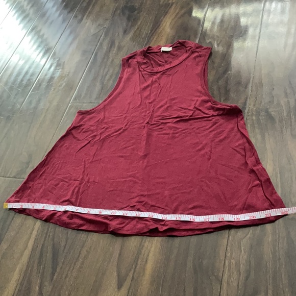 Red Garage High Neck Loose Tank Top - Picture 7 of 9